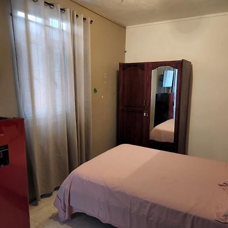 Backpackers Rental Room/Bathroom Only ลากูแล็ตต์ ภายนอก รูปภาพ
